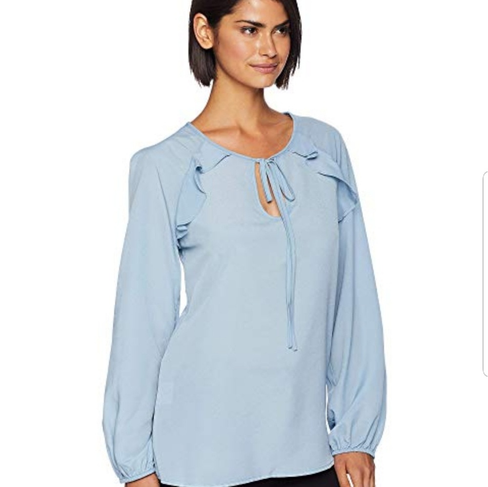 🛑*SOLD*🛑 BCBG MAXAZRIA Blouse - Picture 2 of 3